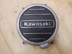 Cracks and thread damage present.
KAWASAKI
Genuine Generator cover
Z750FX-II/III ('80-'81)
