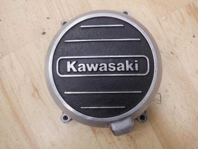 Cracks and thread damage present.
KAWASAKI
Genuine Generator cover
Z750FX-II/III ('80-'81)