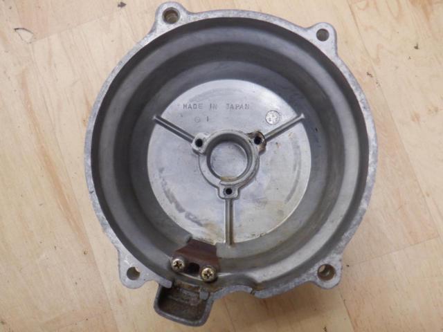 Cracks and thread damage present.
KAWASAKI
Genuine Generator cover
Z750FX-II/III ('80-'81)