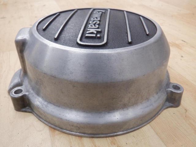 Cracks and thread damage present.
KAWASAKI
Genuine Generator cover
Z750FX-II/III ('80-'81)
