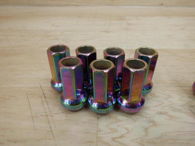 HEARTNET
p1.5 Titanium Color Steel Wheel Nuts
The old and new models are mixed together.
P1.5
Twenty