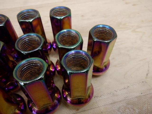 HEARTNET
p1.5 Titanium Color Steel Wheel Nuts
The old and new models are mixed together.
P1.5
Twenty