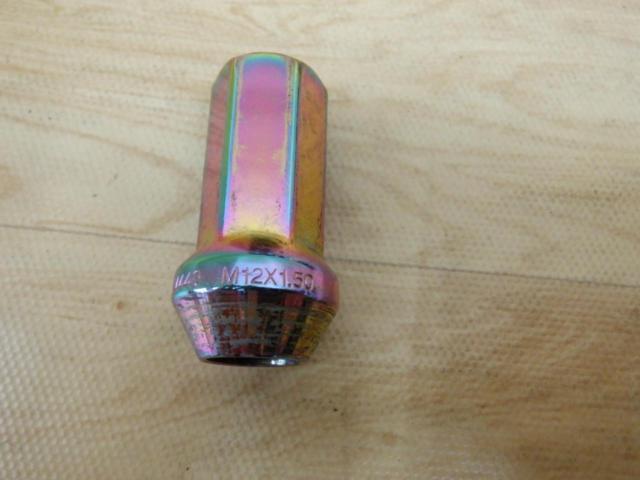 HEARTNET
p1.5 Titanium Color Steel Wheel Nuts
The old and new models are mixed together.
P1.5
Twenty