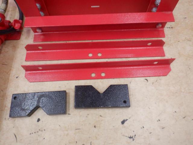 Unknown Manufacturer
4t
Hydraulic press machine