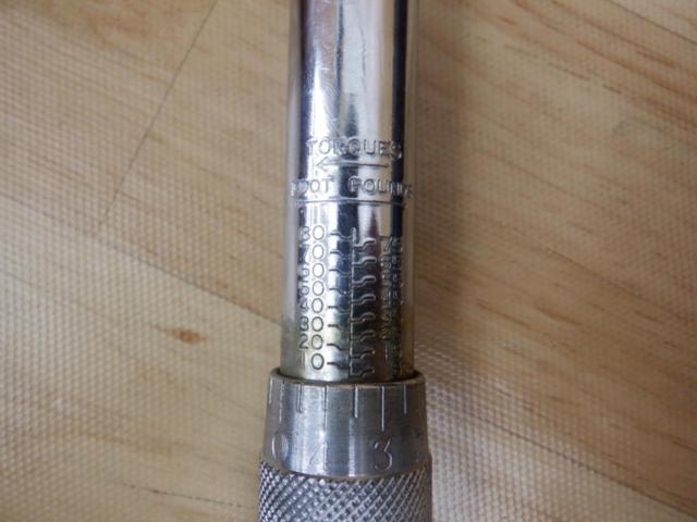 Unknown Manufacturer
Preset type torque wrench
3 / 8DR