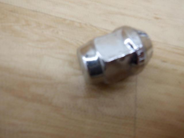 Unknown Manufacturer
Wheel nut
P1.25
Twenty
HEX: 19mm
Overall length: 30mm