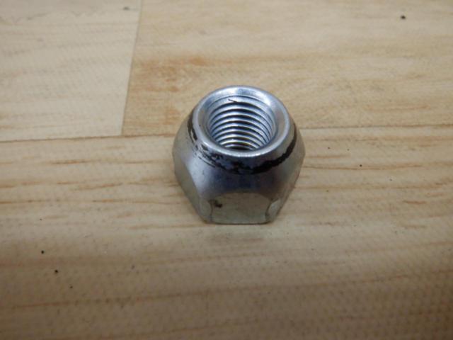 Unknown Manufacturer
Through wheel nut
P1.5
24
HEX: 21mm