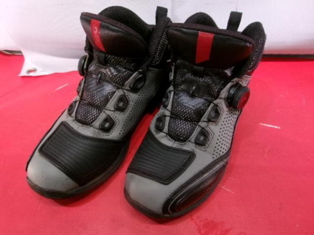 Size 25cm
elf
SYNTHESE 16
Riding shoes
Gray