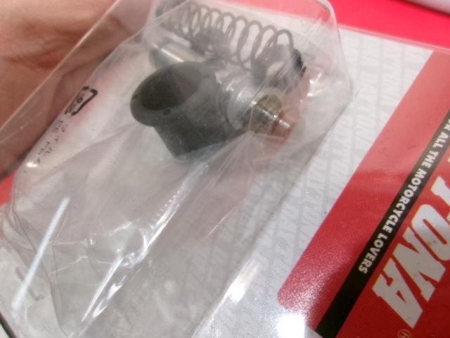 DAYTONA
23655
Master cylinder repair kit
Master diameter
1/2 inch
Unused item