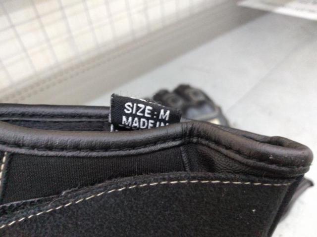 YeLLOW
CORN
Riding Gloves