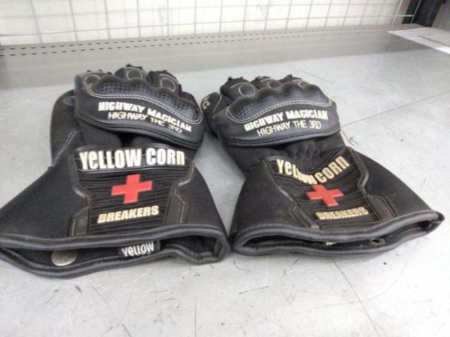 YeLLOW
CORN
Riding Gloves
