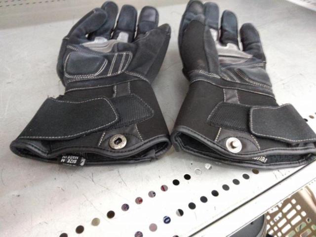 YeLLOW
CORN
Riding Gloves