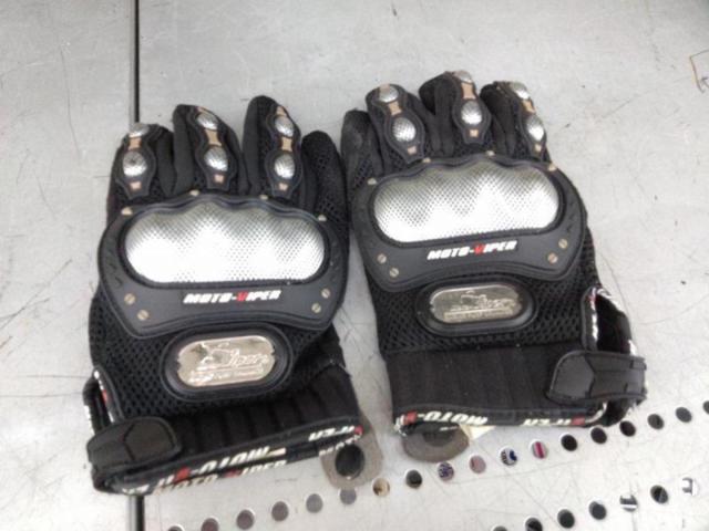 MOTO
Viper
Riding Gloves