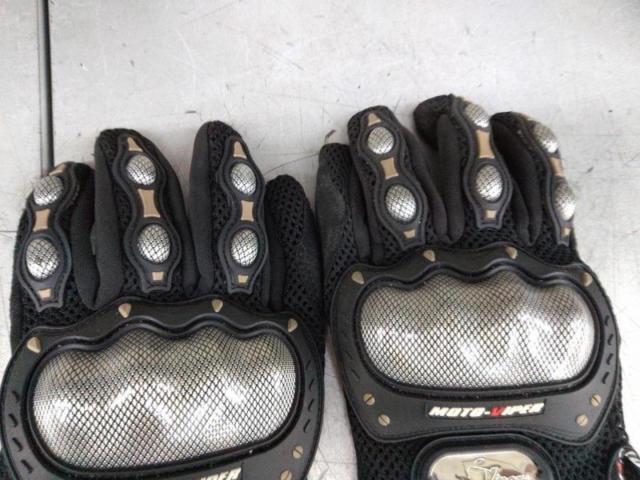 MOTO
Viper
Riding Gloves