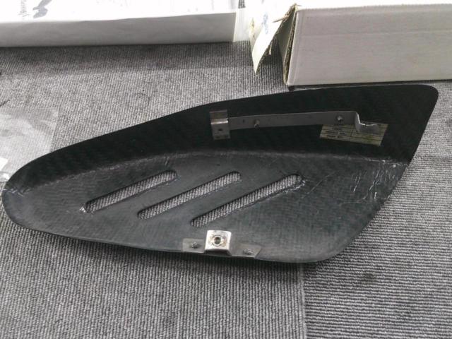 GSX-R600 / 750
06-07/K6K7
AKRAPOVIC
HEAT
SHIELD
CARBON
01-04-05-0001
Standard muffler heat shield
Akurapo Vittorio Chi