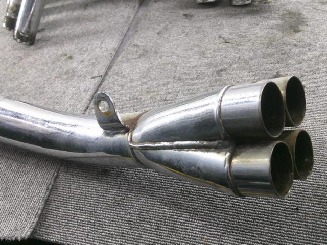 HORNET250
Moriwaki
Engineering (Moriwaki)
TOURER
Full exhaust muffler
Hornet