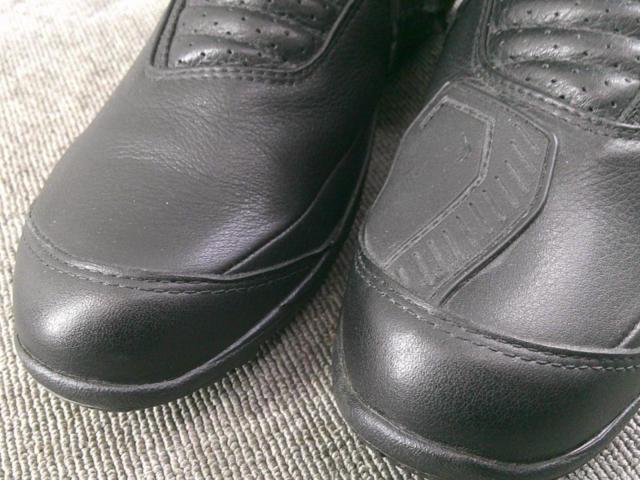 Size 25.5cm
KUSHITANI
K-4535
NEO
BOOTS
List price excluding tax: 40,000 yen
Kushitani
Neobutsu