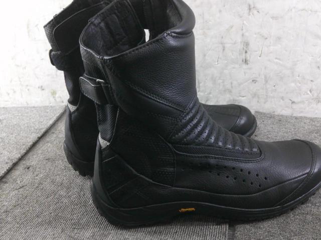 Size 25.5cm
KUSHITANI
K-4535
NEO
BOOTS
List price excluding tax: 40,000 yen
Kushitani
Neobutsu
