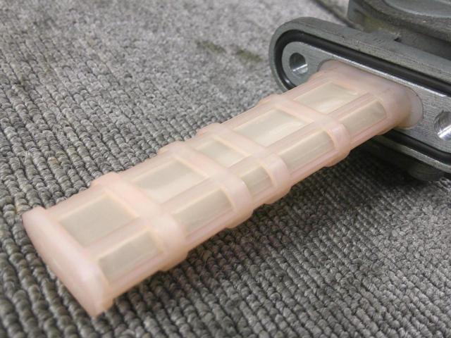 GPZ900RK AWASAKI
Genuine fuel cock
51023-0721