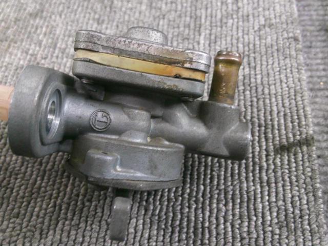 GPZ900RK AWASAKI
Genuine fuel cock
51023-0721