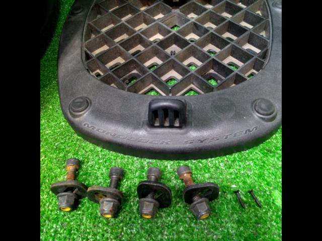 GIVI Monolock Case
Key with two