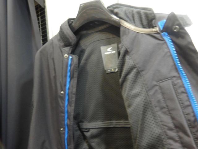 Size L, Saichi Drymaster
Alpha jacket
RSJ310 with shoulder/elbow/back pads