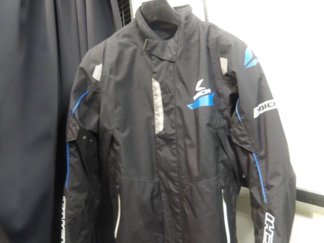 Size L, Saichi Drymaster
Alpha jacket
RSJ310 with shoulder/elbow/back pads