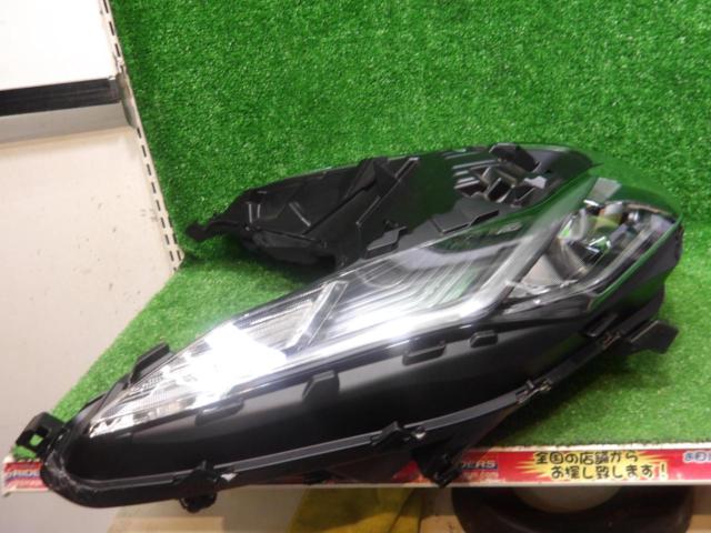 Genuine Honda part (removed from PCX125 JK05)
Headlight