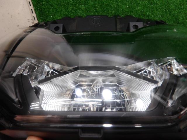 Genuine Honda part (removed from PCX125 JK05)
Headlight