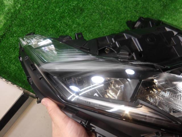Genuine Honda part (removed from PCX125 JK05)
Headlight