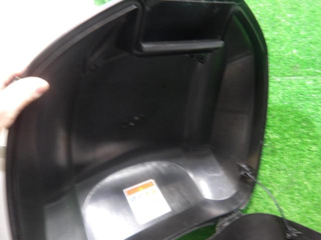 Genuine Honda parts
Top box 35L
Key with two