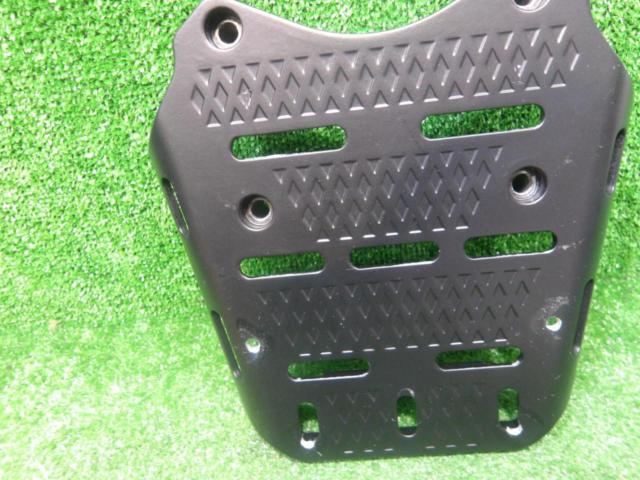 PCX125 (removed from JK05), manufacturer unknown.
Top case base only