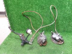 Wakeari
Genuine Kawasaki part from a ZRX400 (removed from a 1994 model).
Front caliper set (left and right) with 1570/1571 markings + bonus master cylinder included.