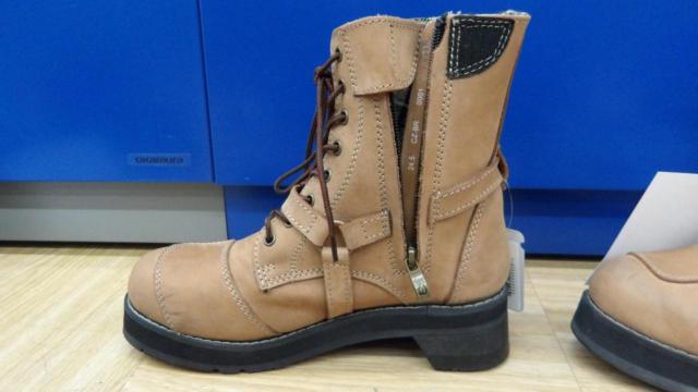 24.5cm
WILDWING (Wild Wing)
Riding boots
Falcon
WWM-0001
ATU
Platform boots
Crazy brown