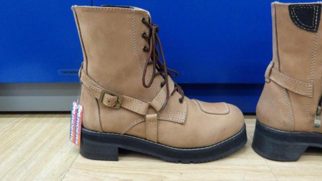 24.5cm
WILDWING (Wild Wing)
Riding boots
Falcon
WWM-0001
ATU
Platform boots
Crazy brown