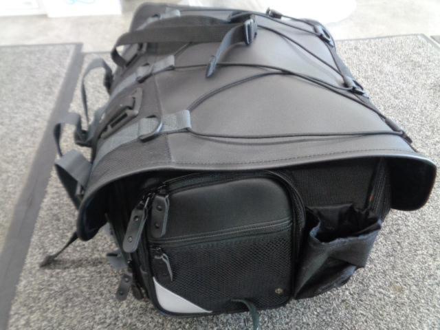 [MOTO
FIZZMFK-101
Field Seat Bag (Black)