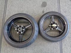 YAMAHA YZF-R1 ('01)
Original wheel set