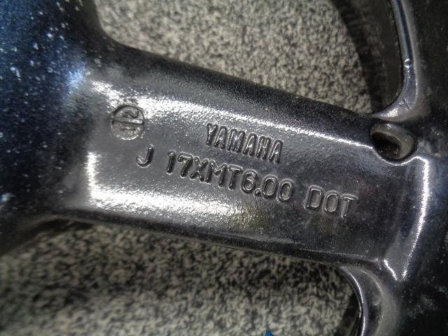 YAMAHA YZF-R1 ('01)
Original wheel set