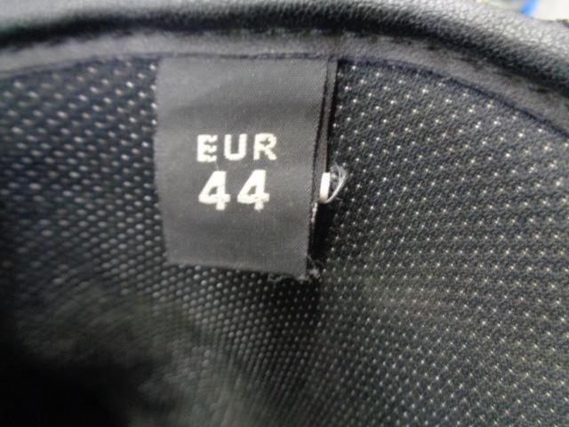 Wakeari
BERIK
Racing boots
EUR44