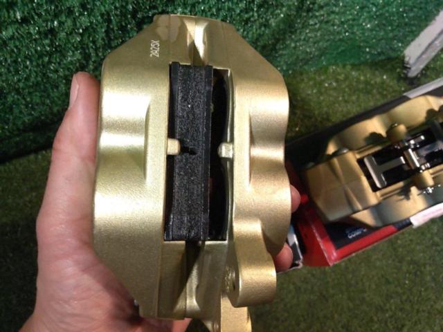 Brembo 4POT
Casting caliper
Pitch 40mm
Right and left