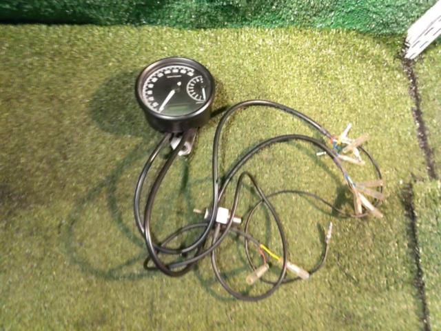 DAYTONAVELONA
W
Electric speed & tachometer
Φ80
Part number: 48138