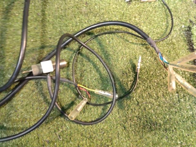 DAYTONAVELONA
W
Electric speed & tachometer
Φ80
Part number: 48138