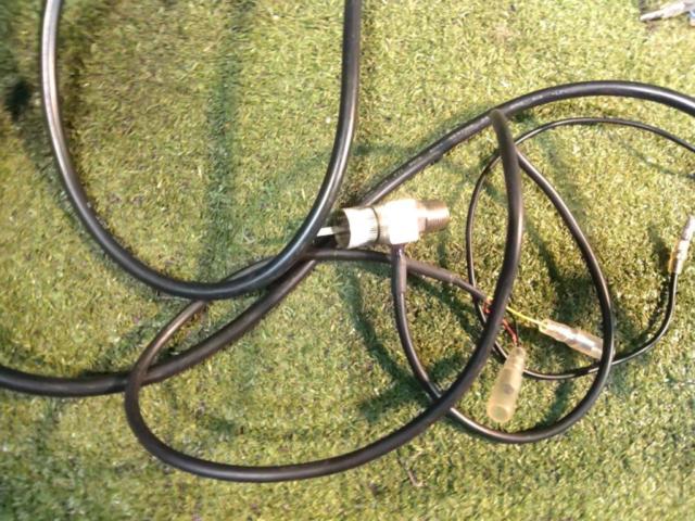 DAYTONAVELONA
W
Electric speed & tachometer
Φ80
Part number: 48138