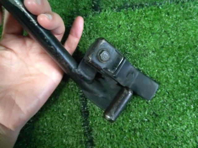 Genuine Honda parts
Side stand
Super Cub C50 (AA01) removal