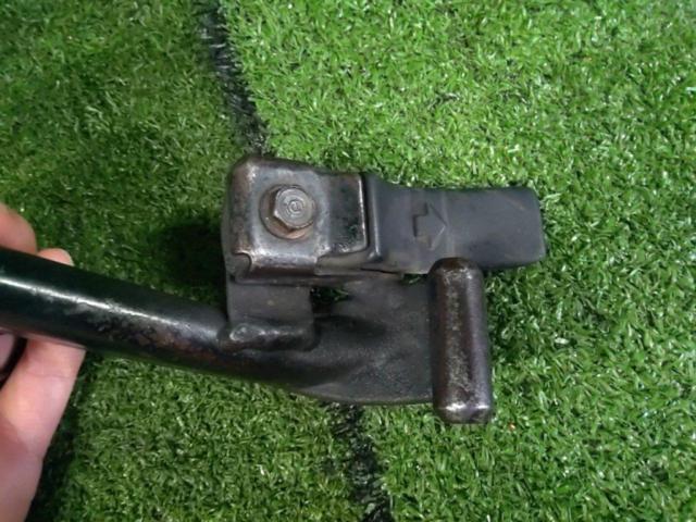 Genuine Honda parts
Side stand
Super Cub C50 (AA01) removal