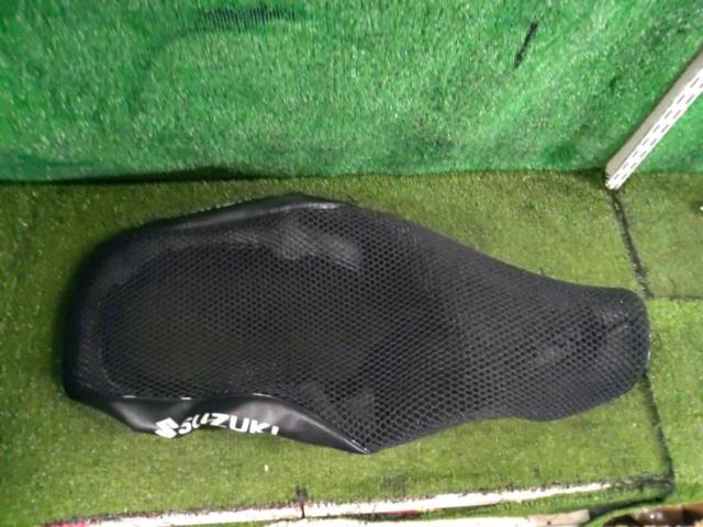SUZUKI
Mesh seat cover
Removed from a V-Strom (year unknown)