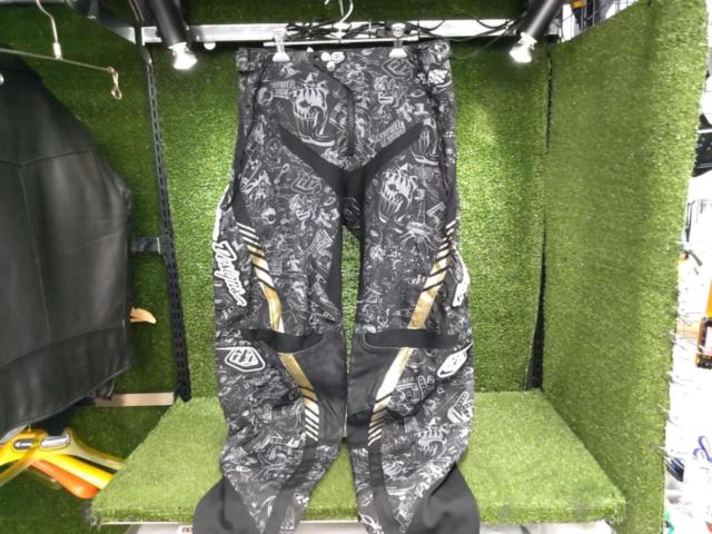 TROY
LEE
DESIGNS/Troy Lee Designs
Riding pants
Size 34 (equivalent to S-M size)