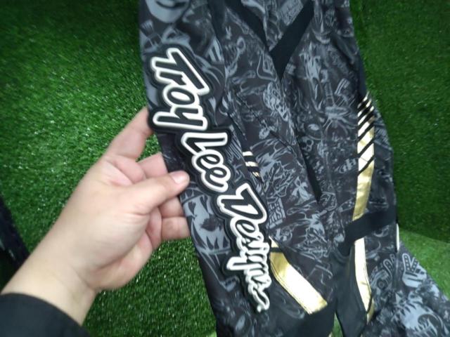 TROY
LEE
DESIGNS/Troy Lee Designs
Riding pants
Size 34 (equivalent to S-M size)