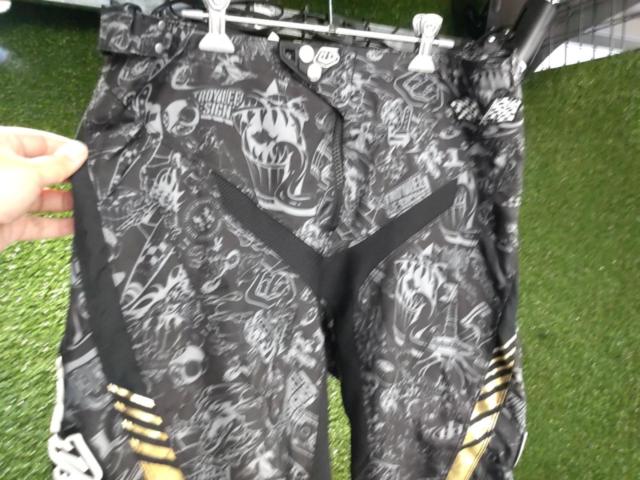 TROY
LEE
DESIGNS/Troy Lee Designs
Riding pants
Size 34 (equivalent to S-M size)