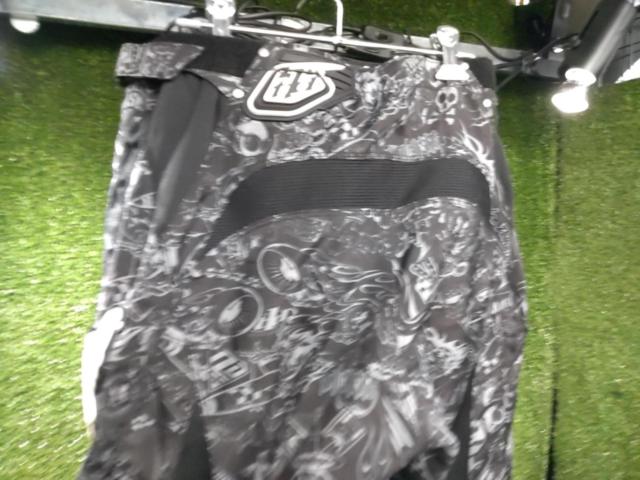TROY
LEE
DESIGNS/Troy Lee Designs
Riding pants
Size 34 (equivalent to S-M size)